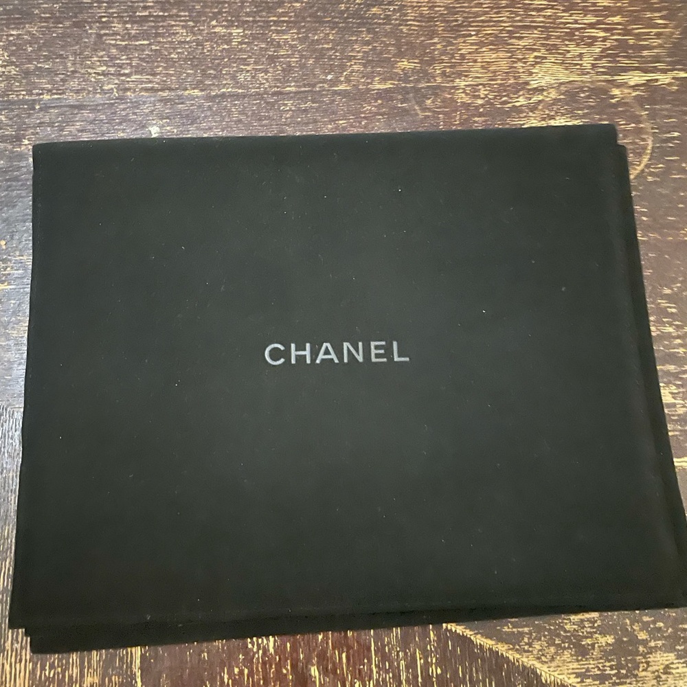 Chanel Faux Pearl + Resin Bead Necklace - Picture 4 of 11